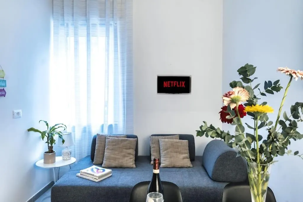 Roomy 6 Guests, City Launchpad, 30Mts To Loreto M1 M2 Milan 0*,